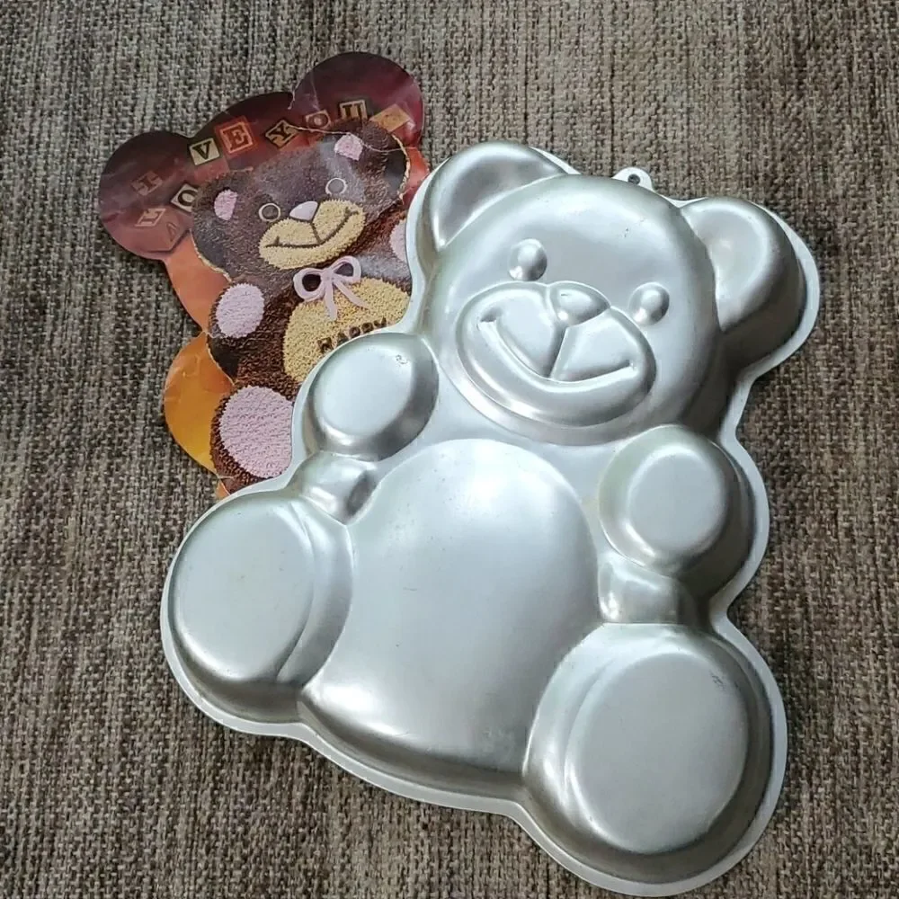 Wilson | 1982 Huggable Teddy Bear Pan
